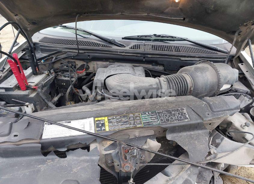 Photo 10 of 2002 Ford F-150 LARIAT/XLT (VIN 1FTRW07632KC67012)