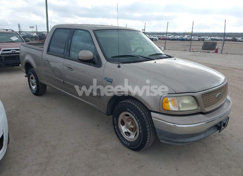 2003 Ford F-150 LARIAT/XLT (VIN 1FTRW07633KD34371) main photo