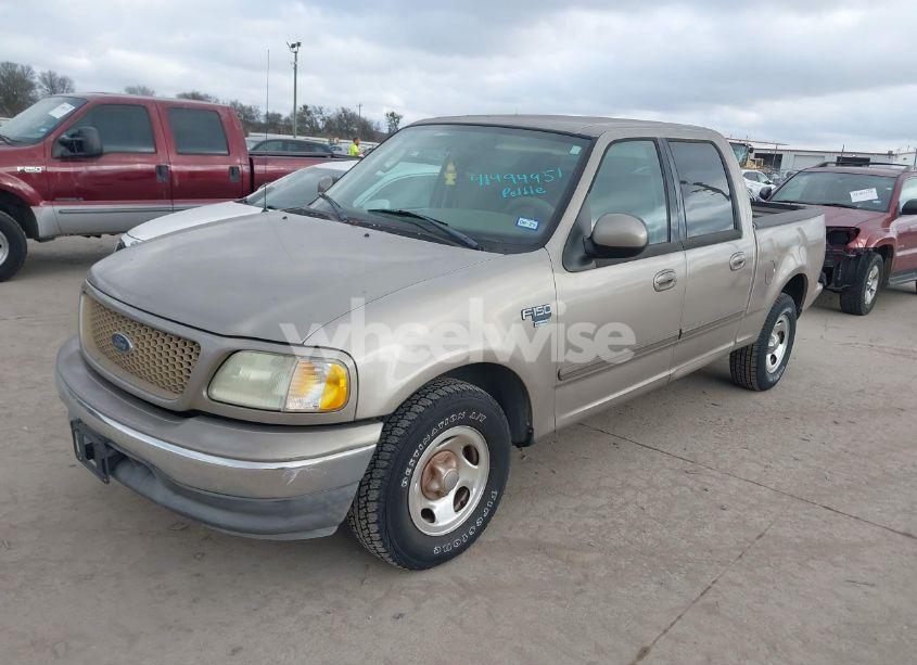 Photo 2 of 2003 Ford F-150 LARIAT/XLT (VIN 1FTRW07633KD34371)