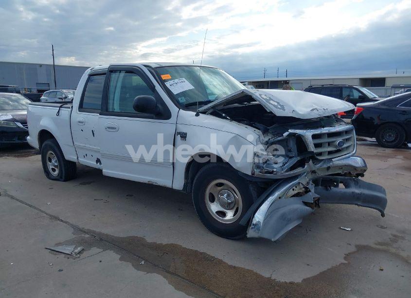 2002 Ford F-150 LARIAT/XLT (VIN 1FTRW07642KA13518) main photo