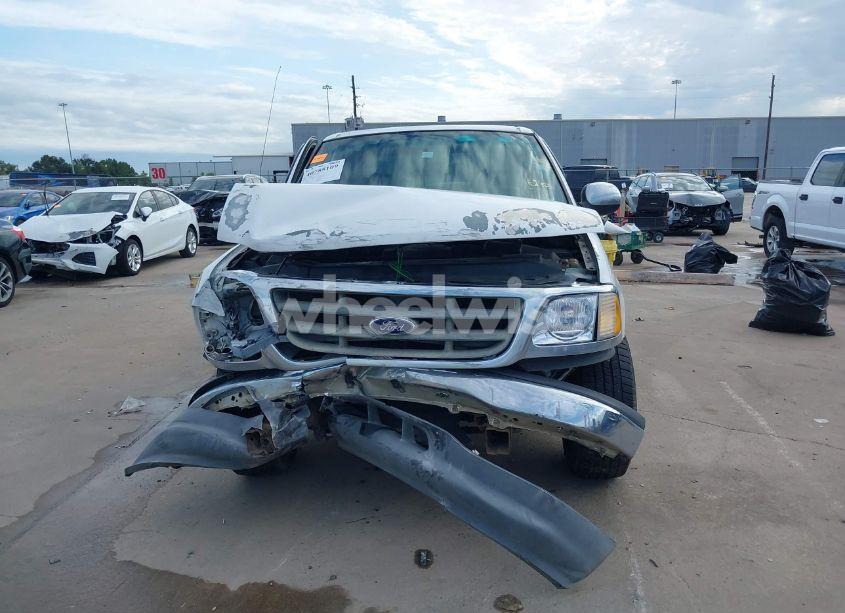 Photo 12 of 2002 Ford F-150 LARIAT/XLT (VIN 1FTRW07642KA13518)