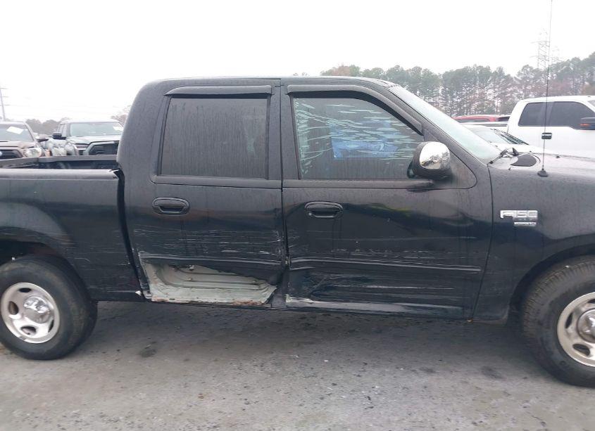 Photo 13 of 2002 Ford F-150 LARIAT/XLT (VIN 1FTRW07642KC02556)