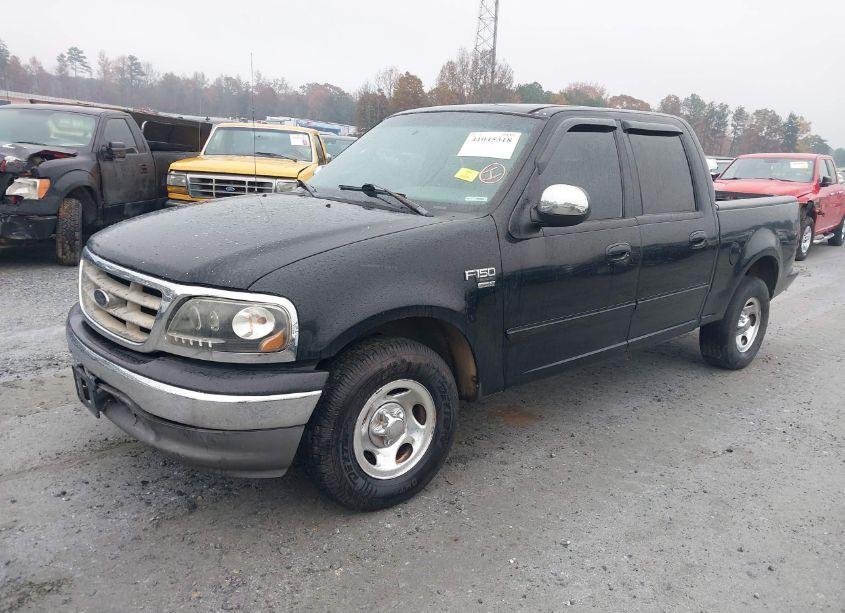 Photo 2 of 2002 Ford F-150 LARIAT/XLT (VIN 1FTRW07642KC02556)