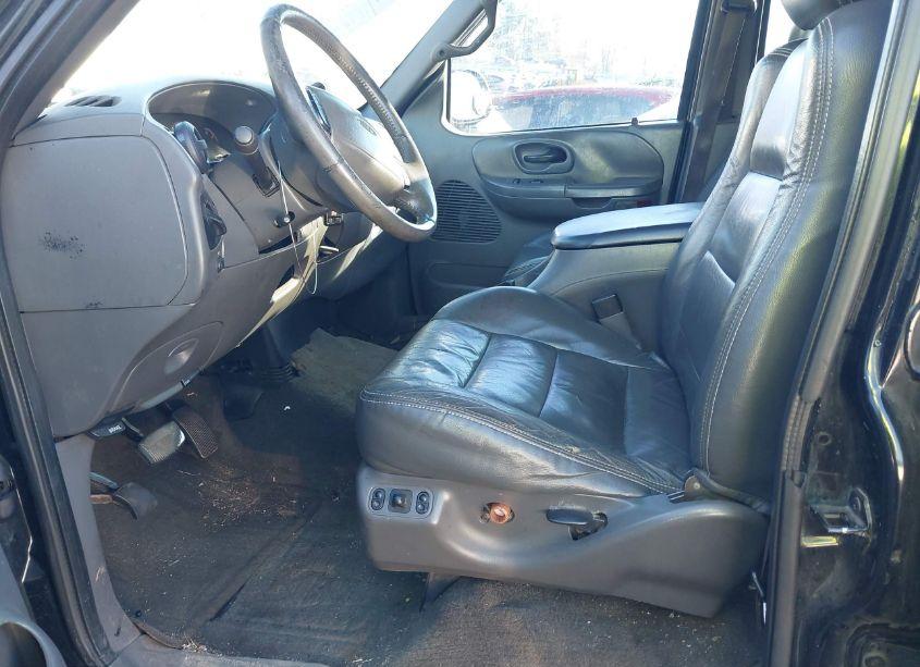 Photo 5 of 2002 Ford F-150 LARIAT/XLT (VIN 1FTRW07642KC02556)