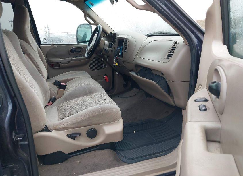 Photo 5 of 2001 Ford F-150 HARLEY-DAVIDSON EDITION/KING RANCH EDITION/LARIAT/XLT (VIN 1FTRW07651KC06579)