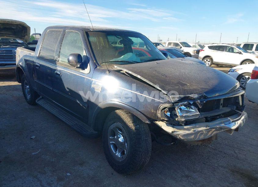 2002 Ford F-150 LARIAT/XLT (VIN 1FTRW07652KB35739) main photo