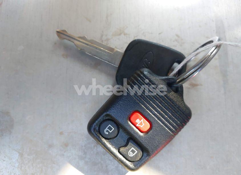 Photo 11 of 2002 Ford F-150 LARIAT/XLT (VIN 1FTRW07652KB35739)