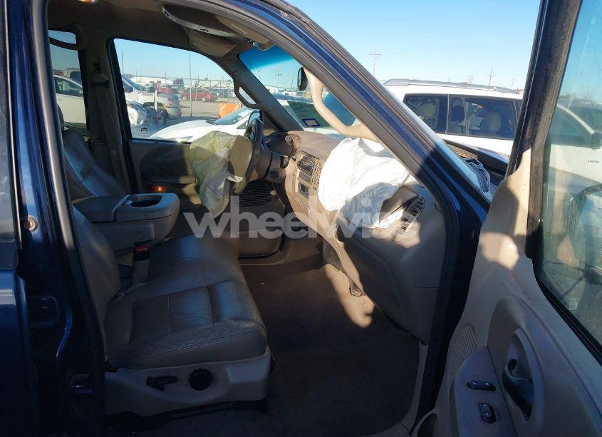 Photo 5 of 2002 Ford F-150 LARIAT/XLT (VIN 1FTRW07652KB35739)