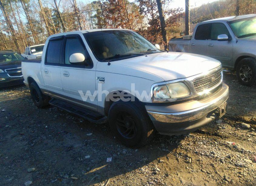 2002 Ford F-150 LARIAT/XLT (VIN 1FTRW07652KE14057) main photo