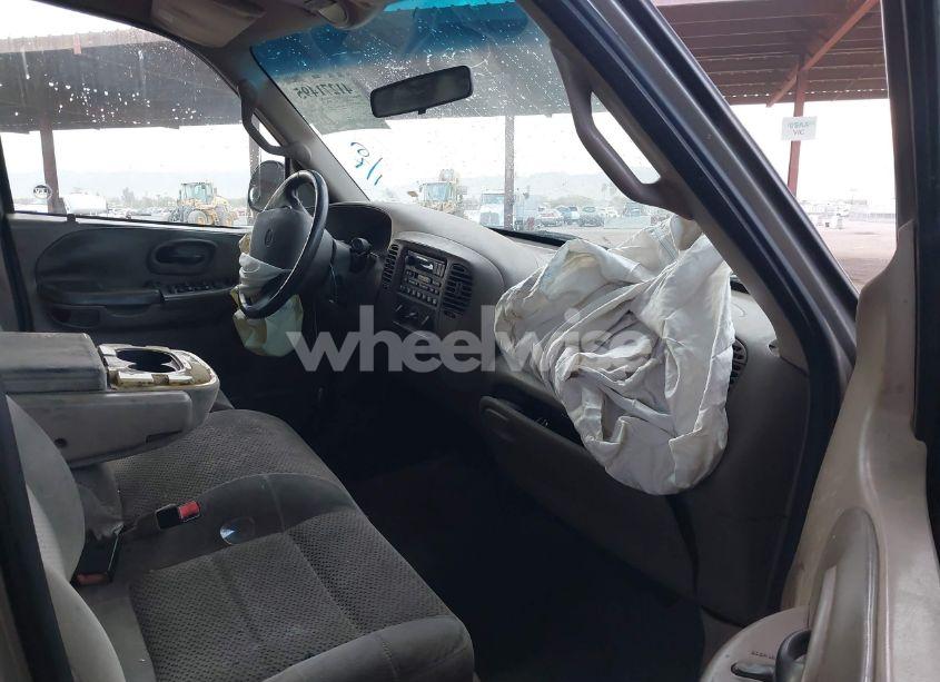 Photo 5 of 2001 Ford F-150 HARLEY-DAVIDSON EDITION/KING RANCH EDITION/LARIAT/XLT (VIN 1FTRW07661KC13606)