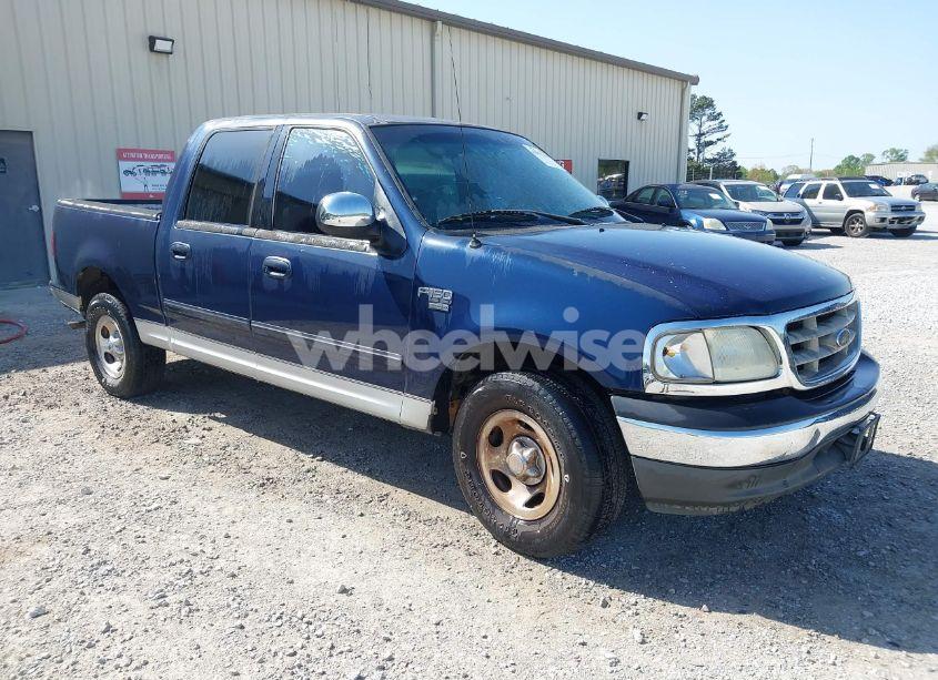 2002 Ford F-150 LARIAT/XLT (VIN 1FTRW07672KA05249) main photo