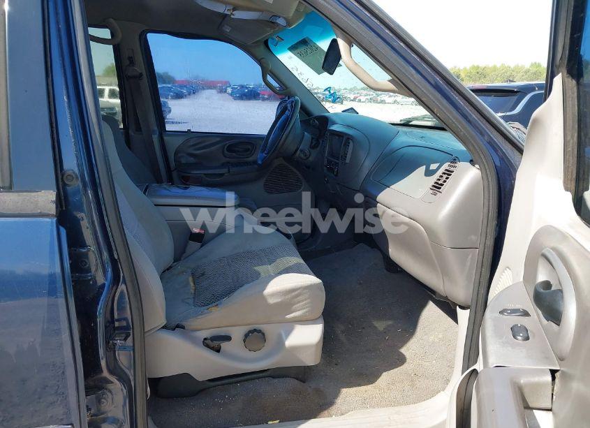 Photo 5 of 2002 Ford F-150 LARIAT/XLT (VIN 1FTRW07672KA05249)