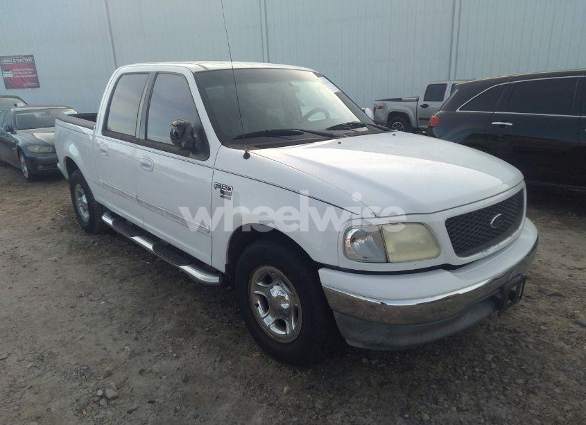2003 Ford F-150 LARIAT/XLT (VIN 1FTRW07673KD25785) main photo