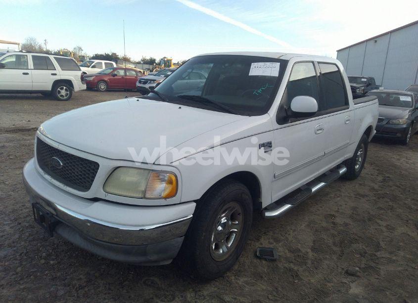 Photo 2 of 2003 Ford F-150 LARIAT/XLT (VIN 1FTRW07673KD25785)