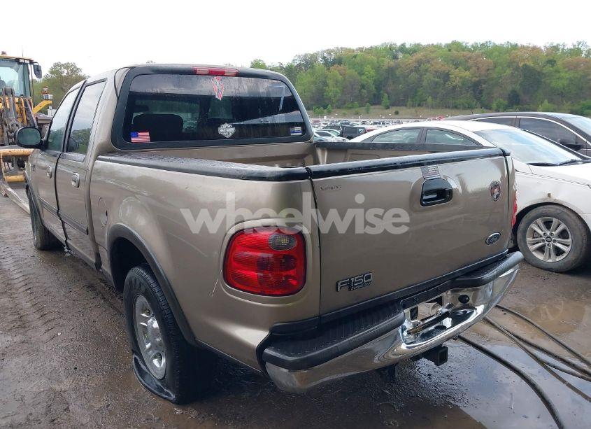 Photo 3 of 2002 Ford F-150 LARIAT/XLT (VIN 1FTRW07682KA22917)
