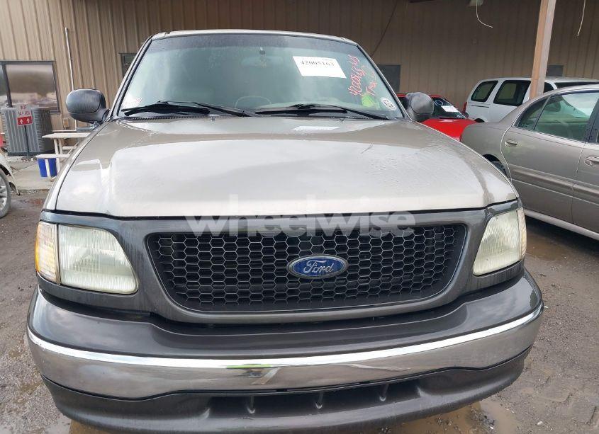 Photo 6 of 2002 Ford F-150 LARIAT/XLT (VIN 1FTRW07682KA22917)