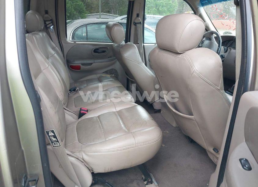 Photo 8 of 2002 Ford F-150 LARIAT/XLT (VIN 1FTRW07682KA22917)