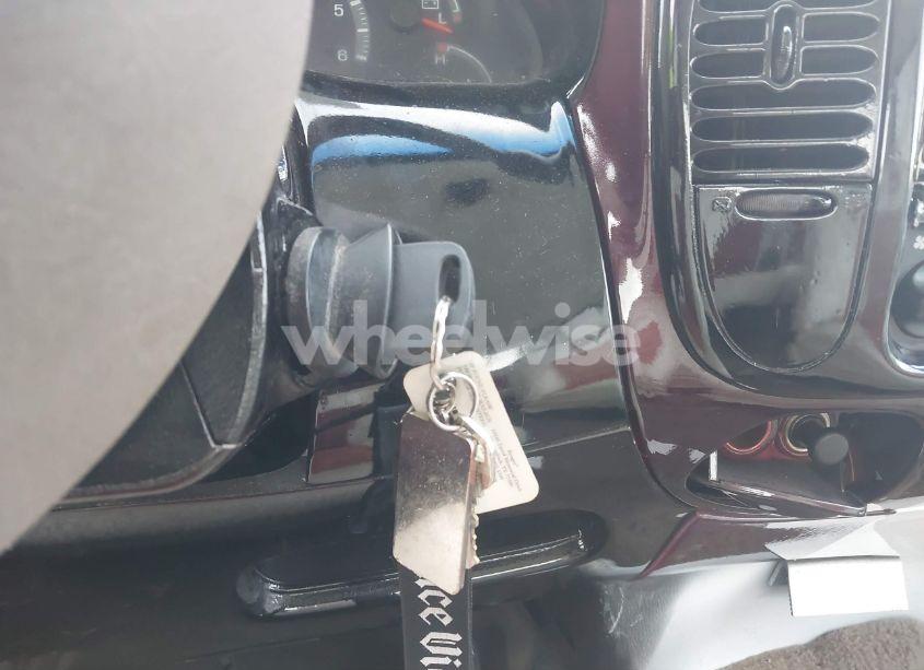 Photo 11 of 2002 Ford F-150 LARIAT/XLT (VIN 1FTRW07682KE33640)