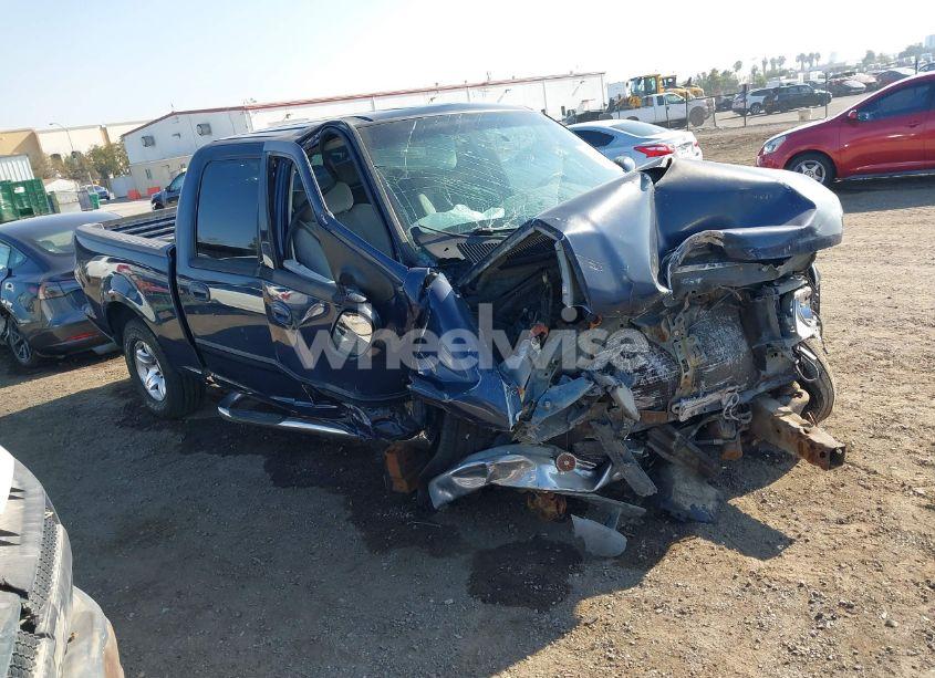 2003 Ford F-150 LARIAT/XLT (VIN 1FTRW07683KB27748) main photo