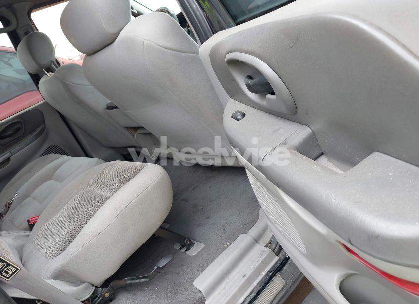 Photo 8 of 2003 Ford F-150 LARIAT/XLT (VIN 1FTRW07683KC30930)