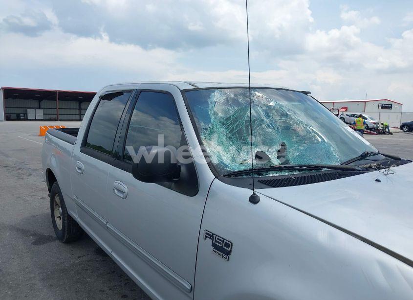 Photo 6 of 2002 Ford F-150 LARIAT/XLT (VIN 1FTRW076X2KC93915)