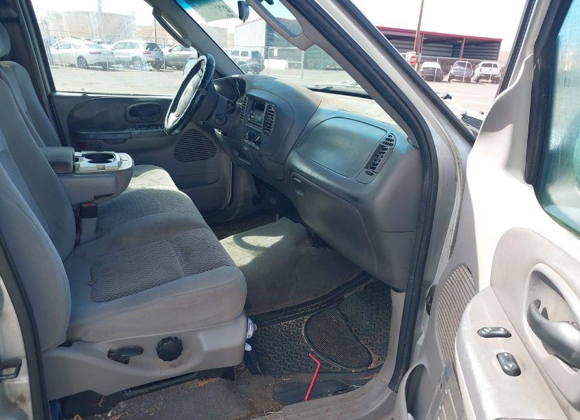 Photo 5 of 2002 Ford F-150 LARIAT/XLT (VIN 1FTRW076X2KD16416)