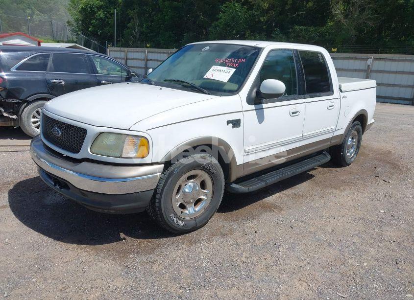 Photo 2 of 2002 Ford F-150 LARIAT/XLT (VIN 1FTRW076X2KD36097)