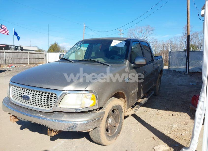 Photo 2 of 2002 Ford F-150 LARIAT/XLT (VIN 1FTRW076X2KE39553)