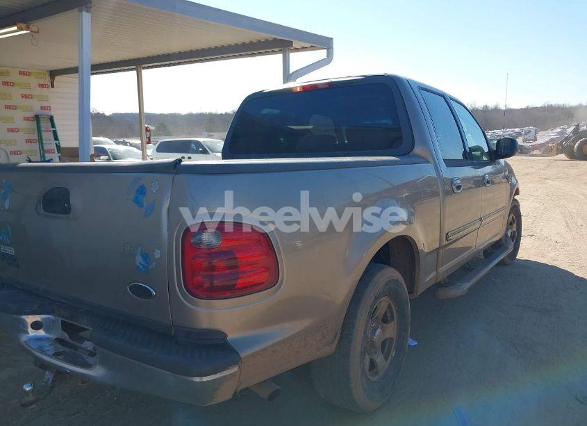 Photo 4 of 2002 Ford F-150 LARIAT/XLT (VIN 1FTRW076X2KE39553)