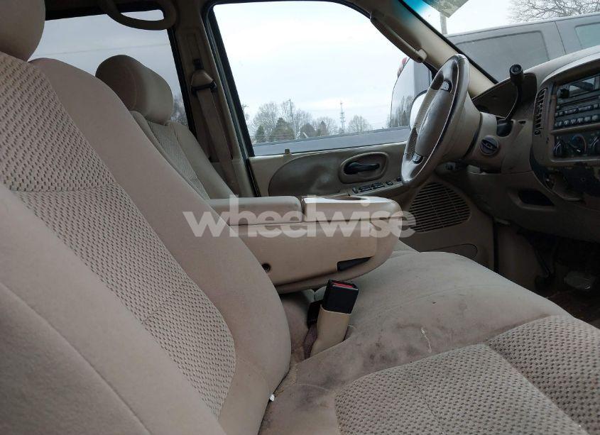 Photo 5 of 2002 Ford F-150 LARIAT/XLT (VIN 1FTRW076X2KE39553)