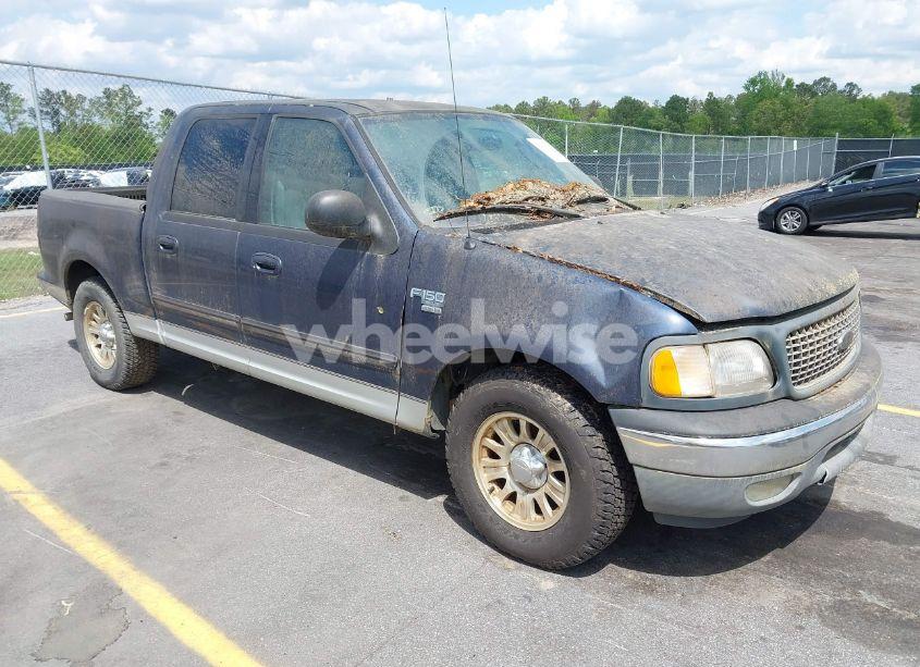 2003 Ford F-150 LARIAT/XLT (VIN 1FTRW076X3KC61967) main photo