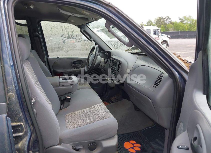 Photo 5 of 2003 Ford F-150 LARIAT/XLT (VIN 1FTRW076X3KC61967)