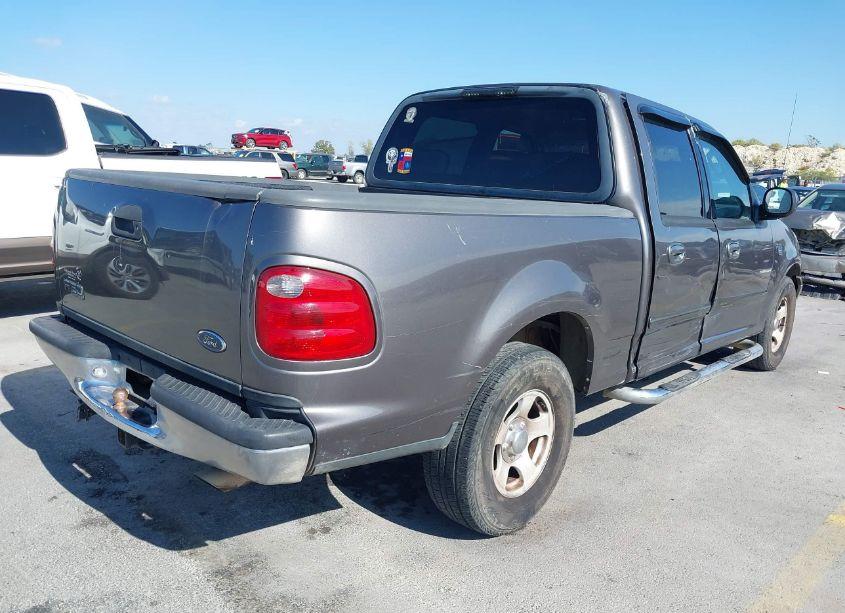 Photo 4 of 2003 Ford F-150 LARIAT/XLT (VIN 1FTRW076X3KD01948)