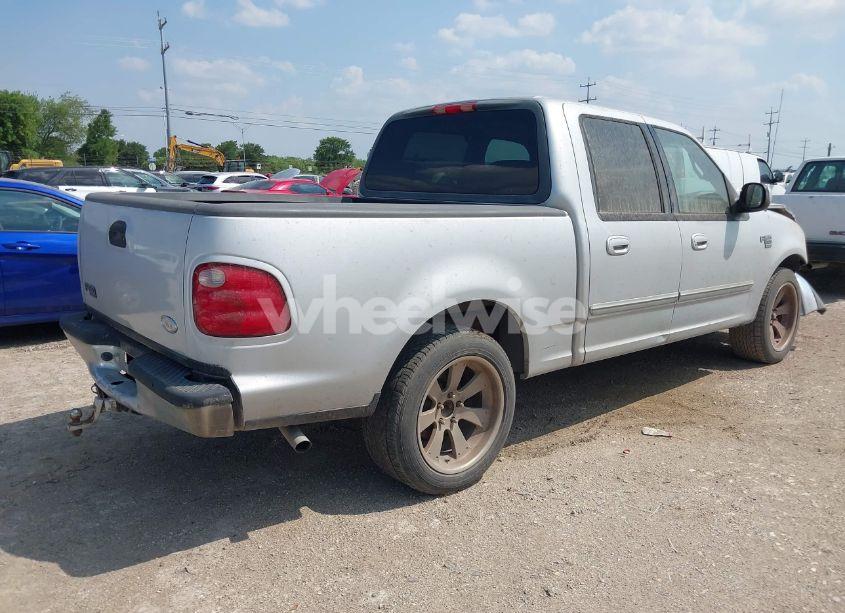 Photo 4 of 2001 Ford F-150 HARLEY-DAVIDSON EDITION/KING RANCH EDITION/LARIAT/XLT (VIN 1FTRW07L01KC13770)