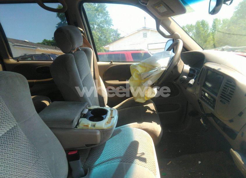 Photo 5 of 2002 Ford F-150 LARIAT/XLT (VIN 1FTRW07L02KB72042)