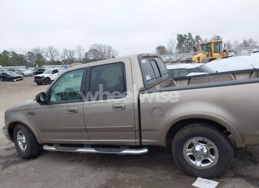 Photo 13 of 2003 Ford F-150 LARIAT/XLT (VIN 1FTRW07L03KD52221)