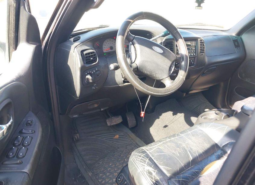 Photo 5 of 2001 Ford F-150 HARLEY-DAVIDSON EDITION/KING RANCH EDITION/LARIAT/XLT (VIN 1FTRW07L11KA81277)