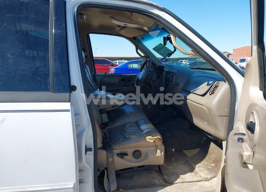 Photo 5 of 2001 Ford F-150 HARLEY-DAVIDSON EDITION/KING RANCH EDITION/LARIAT/XLT (VIN 1FTRW07L11KC52299)