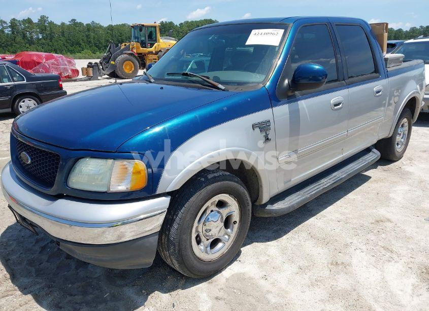 Photo 2 of 2002 Ford F-150 LARIAT/XLT (VIN 1FTRW07L12KA66540)