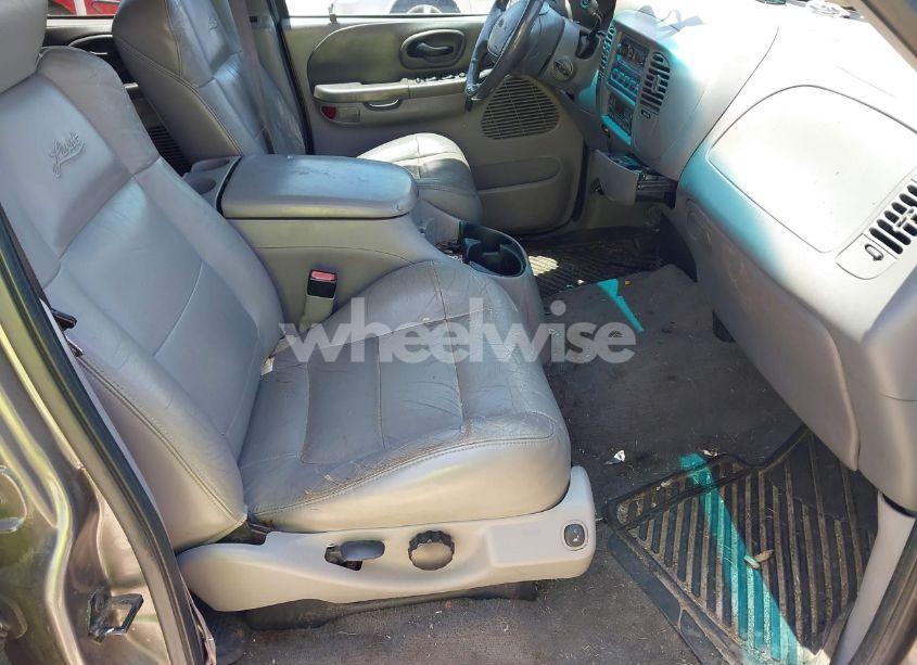 Photo 5 of 2002 Ford F-150 LARIAT/XLT (VIN 1FTRW07L12KA66540)