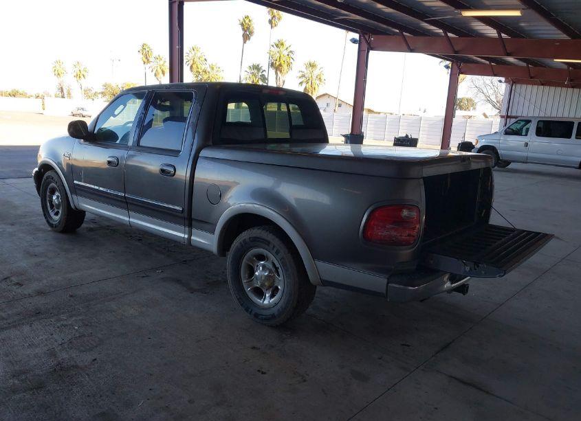 Photo 3 of 2002 Ford F-150 LARIAT/XLT (VIN 1FTRW07L12KE28303)