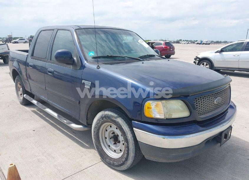 2002 Ford F-150 LARIAT/XLT (VIN 1FTRW07L22KE07959) main photo