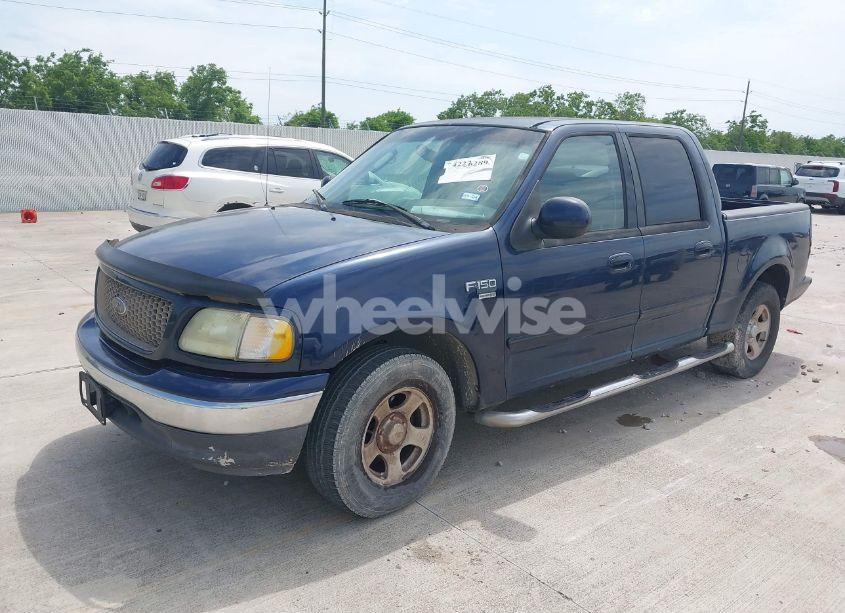 Photo 2 of 2002 Ford F-150 LARIAT/XLT (VIN 1FTRW07L22KE07959)