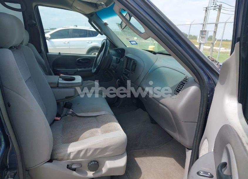 Photo 5 of 2002 Ford F-150 LARIAT/XLT (VIN 1FTRW07L22KE07959)