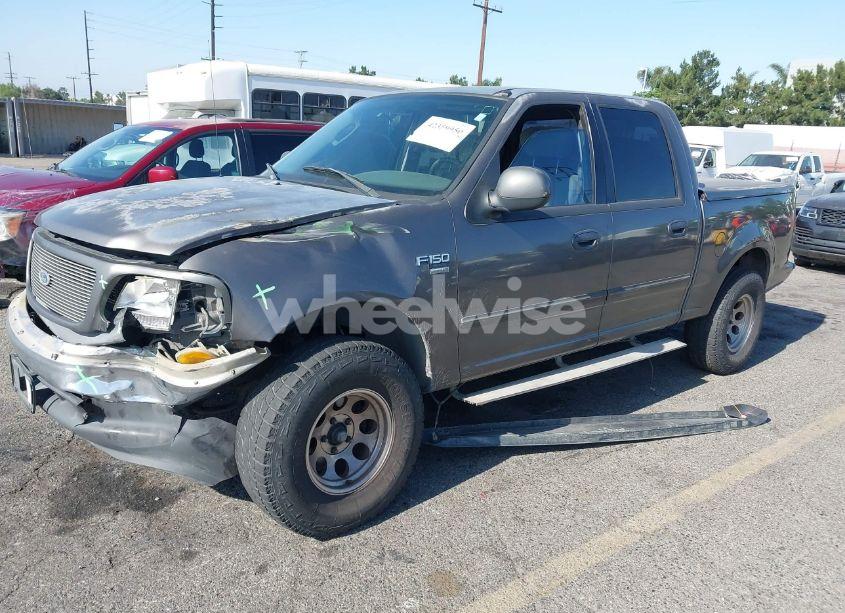 Photo 2 of 2003 Ford F-150 LARIAT/XLT (VIN 1FTRW07L23KA20474)