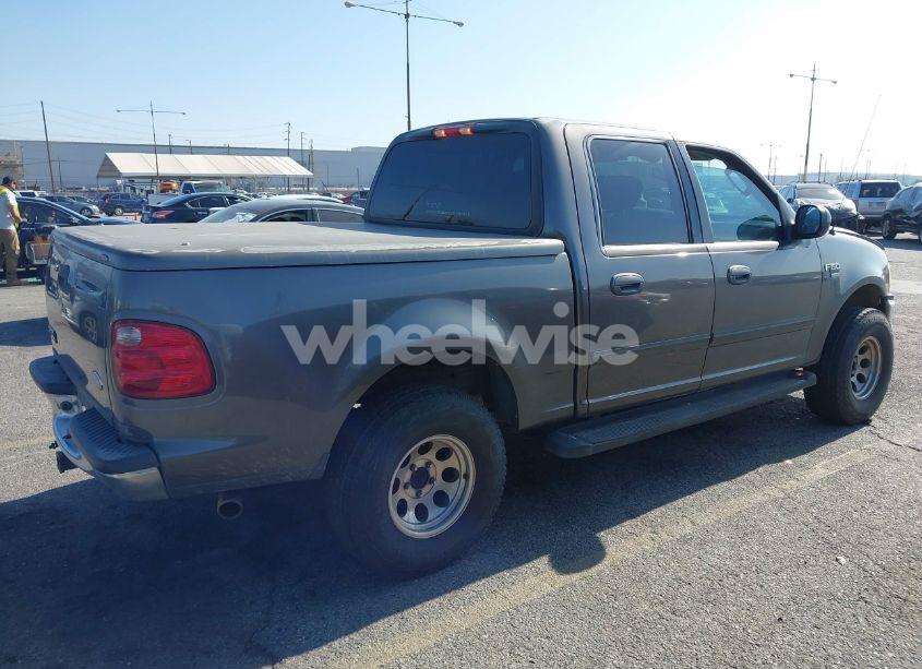 Photo 4 of 2003 Ford F-150 LARIAT/XLT (VIN 1FTRW07L23KA20474)