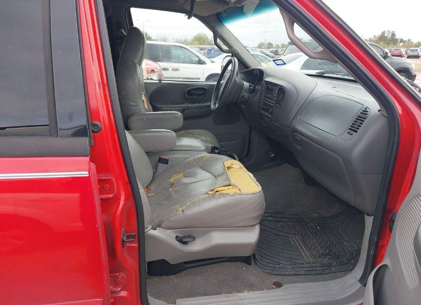 Photo 5 of 2001 Ford F-150 HARLEY-DAVIDSON EDITION/KING RANCH EDITION/LARIAT/XLT (VIN 1FTRW07L31KE66646)