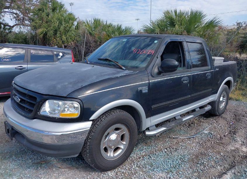 Photo 2 of 2003 Ford F-150 LARIAT/XLT (VIN 1FTRW07L33KB07106)