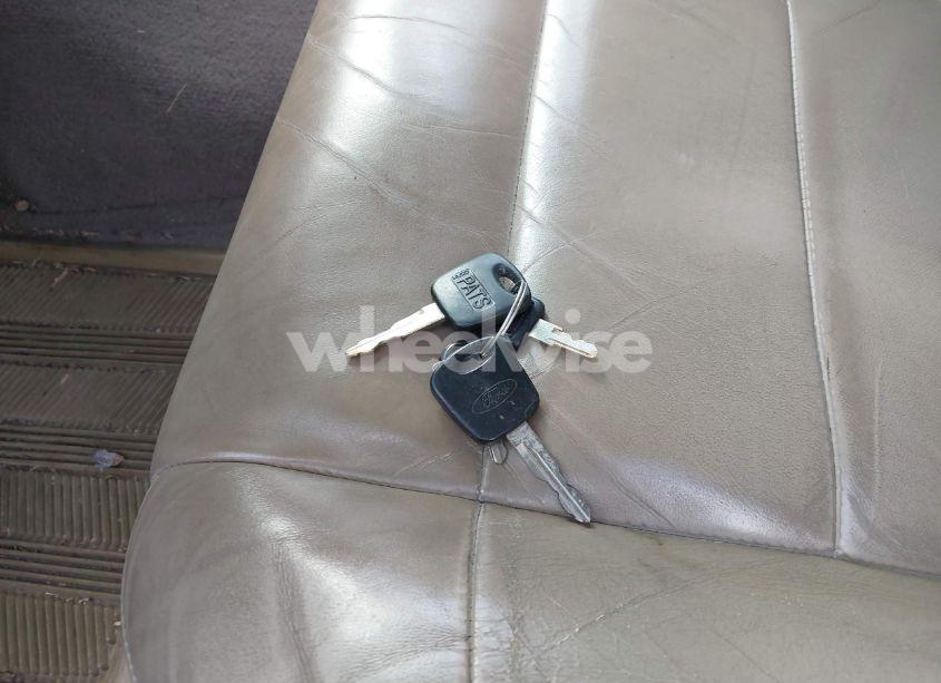 Photo 11 of 2002 Ford F-150 LARIAT/XLT (VIN 1FTRW07L42KA60229)