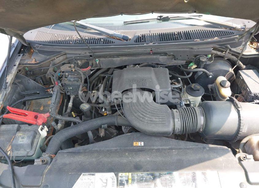 Photo 10 of 2002 Ford F-150 LARIAT/XLT (VIN 1FTRW07L42KD74947)